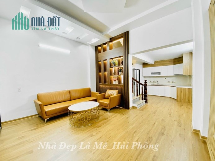 Nhà đẹp sang xịn mịn góc phố Hồ Sen, ngõ nông 1 quặt tới nhà