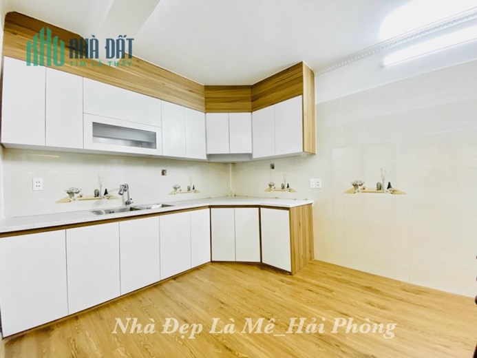 Nhà đẹp sang xịn mịn góc phố Hồ Sen, ngõ nông 1 quặt tới nhà