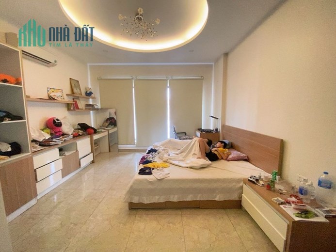 Bán nhà Ngõ 236 Phố Tân Mai quận Hoàng Mai nhà đẹp rất gần phố gần Ô tô