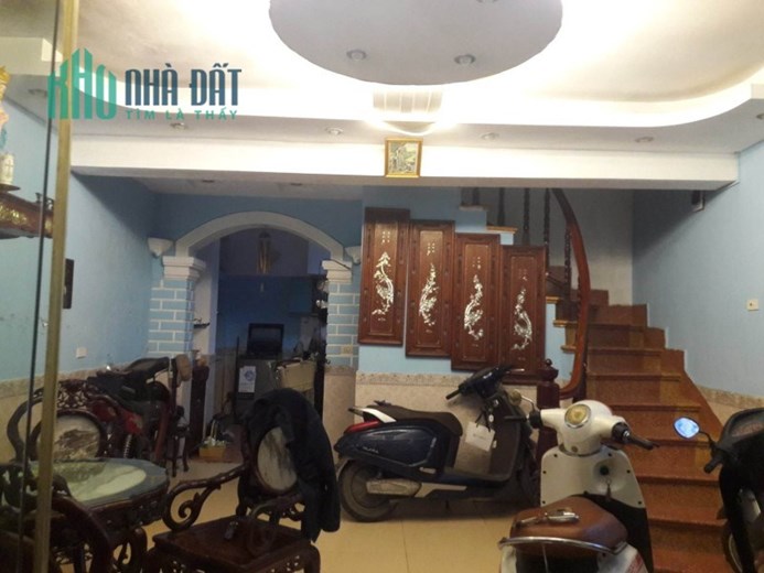 Bán nhà Võ Chí Công, Tây Hồ. 50mx4; MT5m; giá 6.6 tỷ