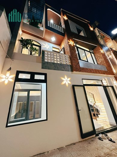 -Chào bán căn nhà 3 tầng 3 mê đường Nguyễn Phước Nguyên,Quận Thanh Khê,Tp Đà Nẵng