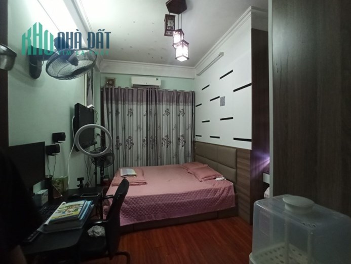 Bán nhà 4 tầng ngõ 26 Tư Đình,Long Biên 41m2,gần oto hơn 3.5 tỷ