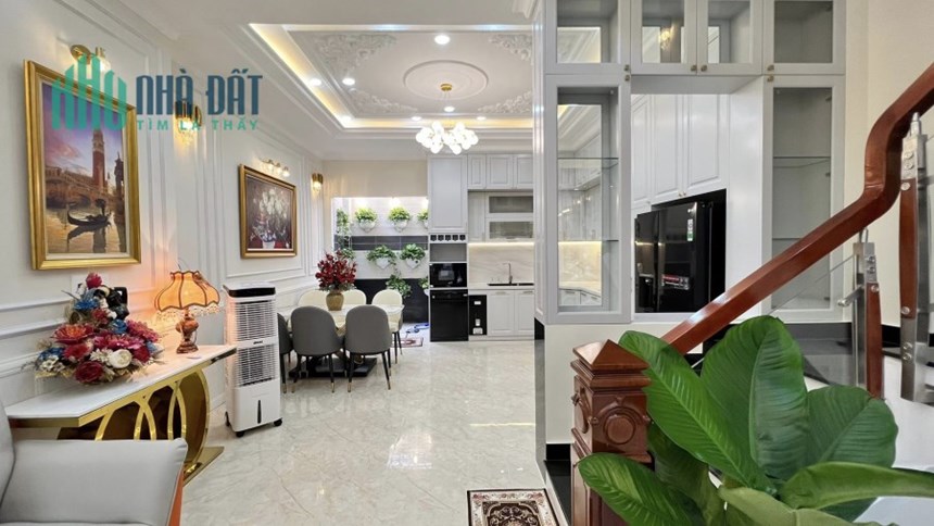 NHÀ 3 TẦNG, MT ĐƯỜNG NGUYỄN THỊ THẬP, TÂN PHONG, QUẬN 7, NGANG LỚN, 12 TỶ