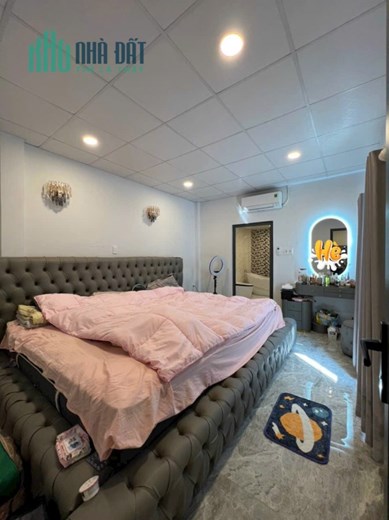 Nhà đẹp tặng full nội thất Ngang 3.7x14m - 2 tấm 2 phòng ngủ 2wc có 3 tỷ hơn Q4-100m Q1