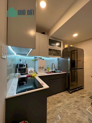 Nhà đẹp tặng full nội thất Ngang 3.7x14m - 2 tấm 2 phòng ngủ 2wc có 3 tỷ hơn Q4-100m Q1