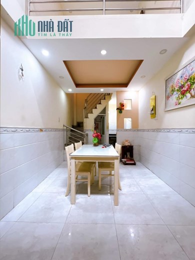 Nhà đẹp Ngang 3x7- 5 tấm cách hẻm xe hơi 10m Q4 hơn 2 tỷ 3 phòng ngủ 2wc