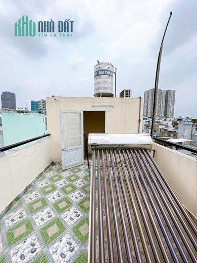Nhà đẹp Ngang 3x7- 5 tấm cách hẻm xe hơi 10m Q4 hơn 2 tỷ 3 phòng ngủ 2wc