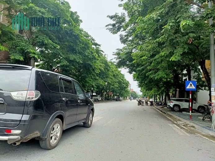 🌟🌟🌟HOA HẬU CẦN TÌM ĐẠI GIA 🌟🌟🌟
🏤 Diện tích : 90m, Mặt tiền : 5m
💲💲💲 Giá bán nhanh chỉ 2