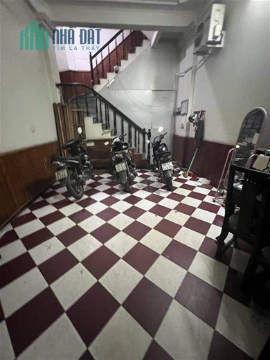 GẤP LẮM RỒI ! Phố Vip Thái Hà ô tô vào nhà, vài bước ra phố, dòng tiền khủng, 40m*4T chỉ nhỉnh 8 tỷ