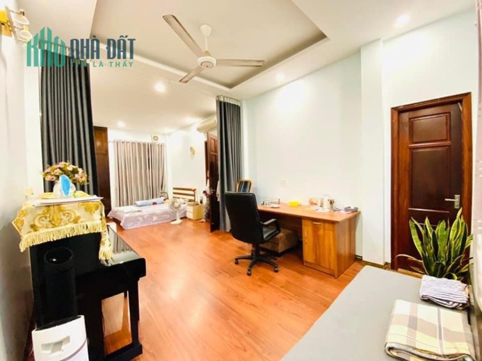BÁN NHÀ PHÂN LÔ, Ô TÔ TRÁNH,   PHỐ HOÀNG QUỐC VIỆT, FULL NỘI THẤT 60M2, 5T, MT5.8M, GIÁ 13.5 TỶ