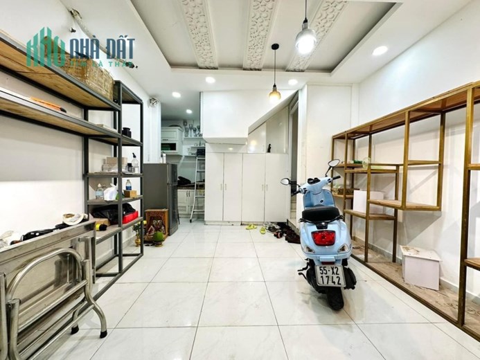 HIẾM P5 PHÚ NHUẬN - NHÀ ĐẸP 5 TẦNG - HẺM KINH DOANH, Ô TÔ NGỦ TRONG NHÀ - LÔ GÓC 3 MẶT KHÔNG LỘ