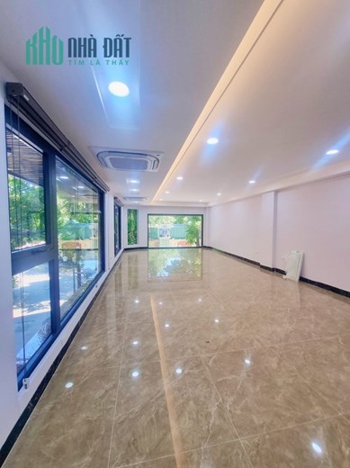 Bán nhà phố Trung Kính, lô góc DT 70m2, MT 7m. 8 tầng thang máy. Kinh doanh.