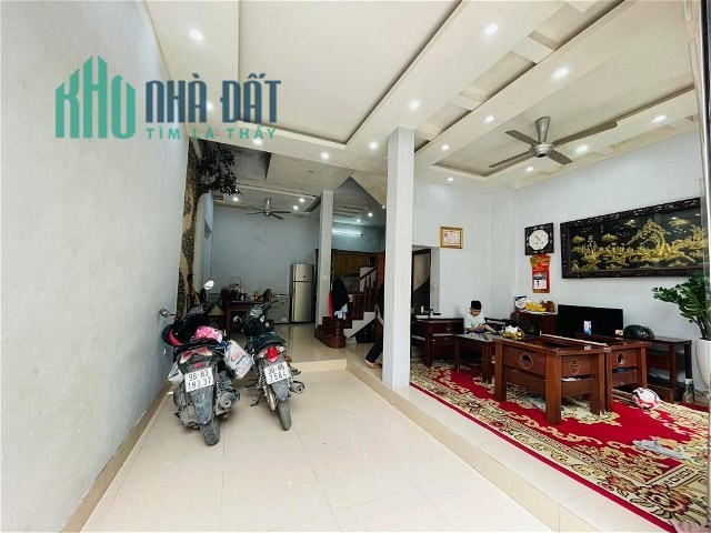 Nhà dân xây Thạch Bàn Long Biên 60m2, mặt tiền- 6m, Hơn 6 tỷ.