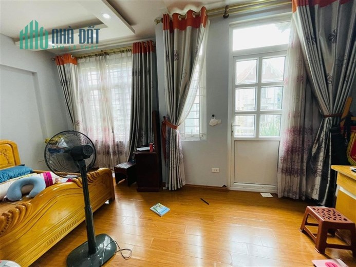 Nhà dân xây Thạch Bàn Long Biên 60m2, mặt tiền- 6m, Hơn 6 tỷ.