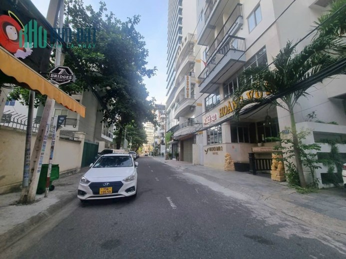 Bán gấp SALE OFF lớn khách sạn 3* 14 tầng 48 phòng view biển Trung Tâm TP. Nha Trang.