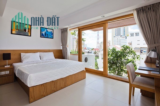 Bán gấp SALE OFF lớn khách sạn 3* 14 tầng 48 phòng view biển Trung Tâm TP. Nha Trang.