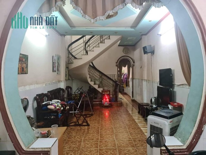 HXT THÔNG - NGAY CHỢ LẠC QUANG QUẬN 12 - 72M2, 2 TẦNG, 3 PN - NHÀ ĐẸP Ở NGAY - CHỈ HƠN 5 TỶ.