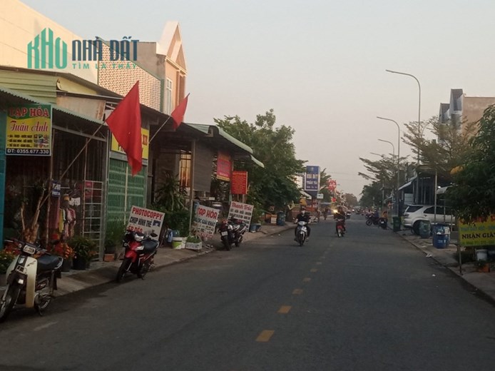 CẦN BÁN GẤP NHÀ MẶT PHỐ, P.VĨNH TÂN, THÀNH PHỐ TÂN UYÊN