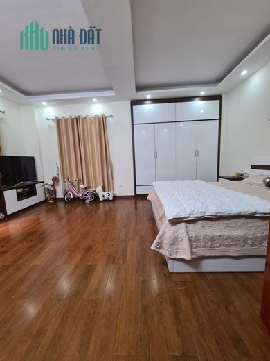 Siêu Hiếm, Bán nhà Lô góc ở Mỹ Đình, Từ Liêm Cạnh Ô tô 45m2,  5tầng chỉ hơn 6tỷ