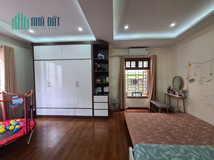Siêu Hiếm, Bán nhà Lô góc ở Mỹ Đình, Từ Liêm Cạnh Ô tô 45m2,  5tầng chỉ hơn 6tỷ