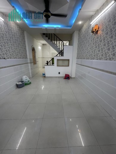 NGÃ 4 BỐN XÃ - HẺM XE HƠI - LÊ VĂN QUỚI - 50m2 - 3 TẦNG - 4PN - GIÁ 4.X TỶ TL