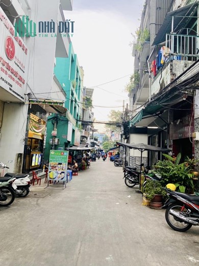 HÀNG HIẾM QUẬN 10 HẺM XE TẢI 3 TẦNG ĐÚC BTCT SỔ NỞ HẬU CHỈ NHỈNH 5 TỶ