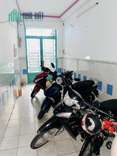 HÀNG HIẾM QUẬN 10 HẺM XE TẢI 3 TẦNG ĐÚC BTCT SỔ NỞ HẬU CHỈ NHỈNH 5 TỶ