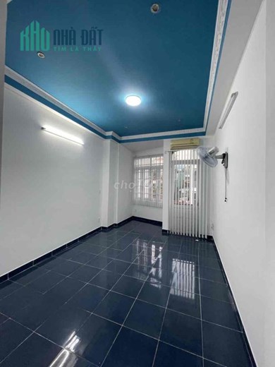 Nhà MTKD đường Nguyễn Duy Dương, 6 phòng ngủ