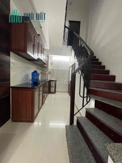 Nhà MTKD đường Nguyễn Duy Dương, 6 phòng ngủ