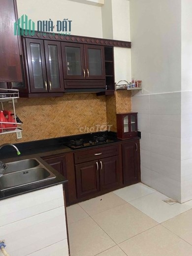 Nhà 2 lầu Huỳnh Văn Bánh, 3 phòng ngủ