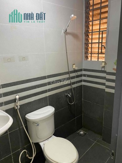 Nhà 2 lầu Huỳnh Văn Bánh, 3 phòng ngủ