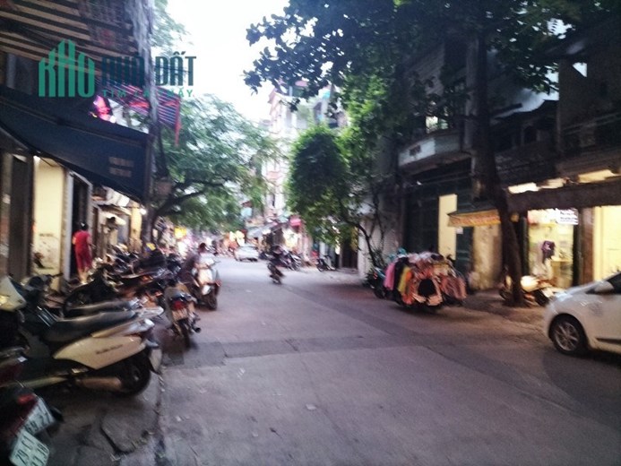 Chính Chủ Nhờ Tìm Người Thuê Nhà Đẹp Kinh doanh mặt phố Bạch Đằng, Hoàn Kiếm
