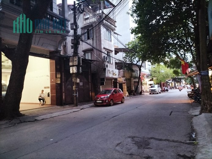 Chính Chủ Nhờ Tìm Người Thuê Nhà Đẹp Kinh doanh mặt phố Bạch Đằng, Hoàn Kiếm