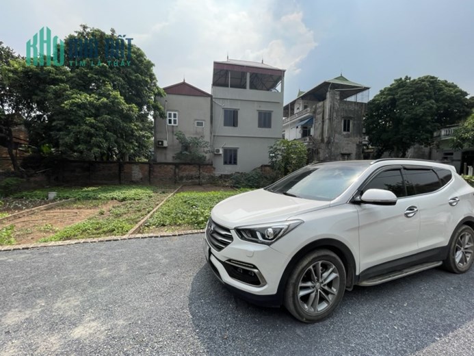 đất Phụng Châu đang sốt sình sịch 
1 Lô duy nhất vị trí đẹp giá mềm cho quý AC đầu tư 
- diện tích