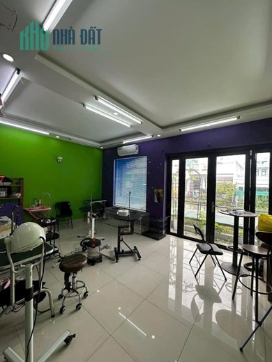 Bán Nhà Mặt Tiền Cống Lỡ, Tân Bình, 280m2, Ngang 9m Nở Hậu, Dòng Tiền 100tr, Nhỉnh 37 Tỷ TL.