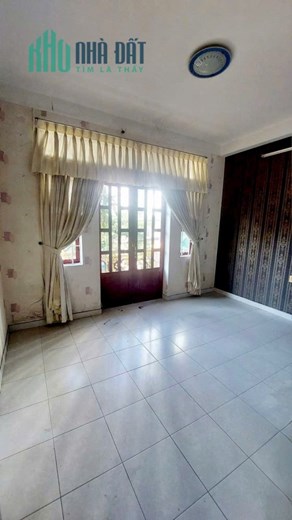 Bán Nhà Mặt Tiền Cống Lỡ, Tân Bình, 280m2, Ngang 9m Nở Hậu, Dòng Tiền 100tr, Nhỉnh 37 Tỷ TL.