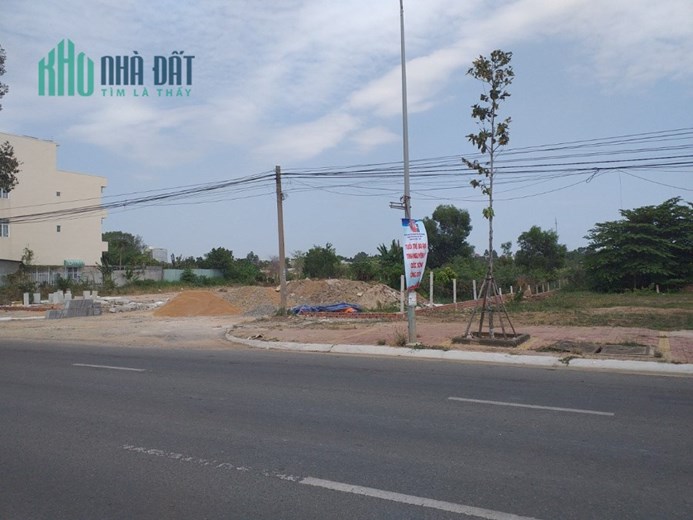 Bán 342.2m2 đất 2MT Hùng Vương P.Long Tâm TP.Bà Rịa SHR 15 tỷ. Lh:0932438657.