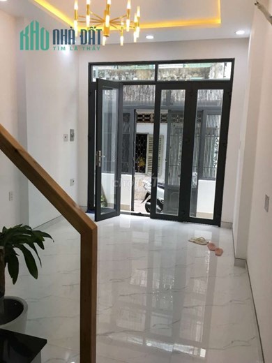 Nhà đẹp 2 lầu gần Công viên Lê Thị Riêng - 15 triệu