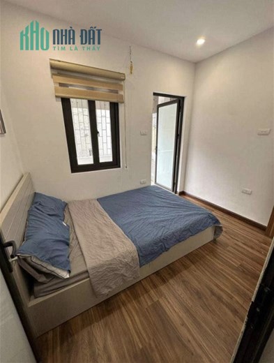 Bán nhà Xuân Thủy, 39m2 5 tầng, 4 phòng ngủ, full nội thất, cách phố 30m, gần chỗ để oto, giá nhỉnh