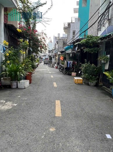 Bán nhà đường số 11, P. BHH, Q .Bình Tân - DT: 4,10 m x 8,5m