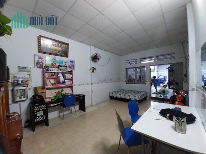 HXH TRÁNH TÂN THỚI NHẤT QUẬN 12 - GẦN TRƯỜNG THCS TRẦN PHÚ - 80M2, NHÀ CẤP 4 CÒN MỚI Ở NGAY.