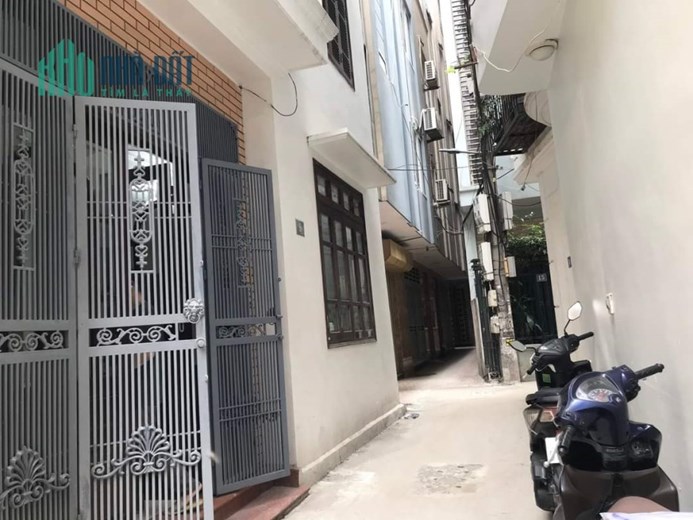 HIẾM! Trần Thái Tông 40m- MT8m- 4 ngủ- gần phố- ở ngay- nhỉnh 5 tỷ