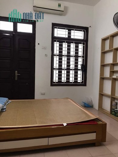 HIẾM! Trần Thái Tông 40m- MT8m- 4 ngủ- gần phố- ở ngay- nhỉnh 5 tỷ
