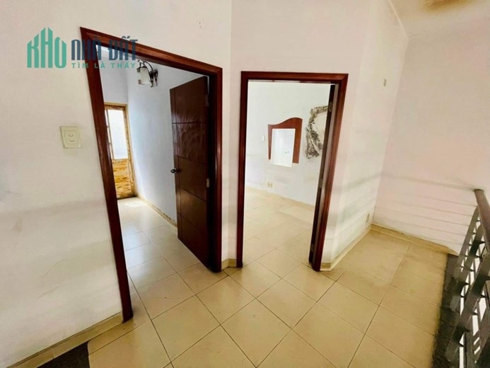 Bán nhà 2 tầng 5x13m (63m2), Thống Nhất, hẻm xe tải cách 30m, sạch sẽ an ninh chỉ 4.2 tỷ