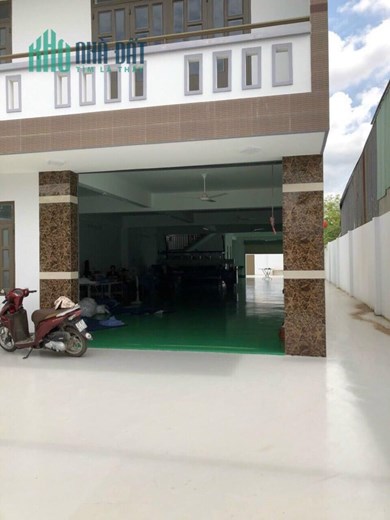 Cho thuê nhà MT đường Vườn Thơm  làm văn phòng công ty kho sản xuất