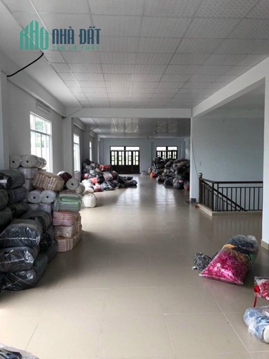 Cho thuê nhà MT đường Vườn Thơm  làm văn phòng công ty kho sản xuất