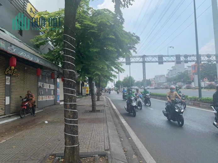 Mặt tiền Phạm Văn Đồng, Phường 11, Bình Thạnh, ngang  gần 7m, nhỉnh 9 tỷ.