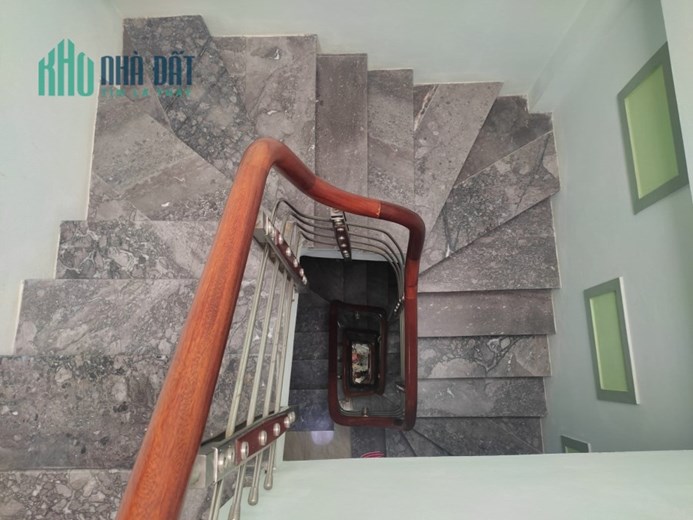 Cực Hiếm - Chỉ hơn 3 Tỉ Có Ngay Nhà Cổ Nhuế - BTL - 34m 5 tầng MT 4.2m - Gần ô tô.
