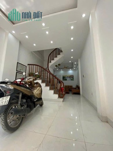 Bán nhà Tứ Hiệp 3 bước ra ô tô, nhỉnh 3 tỷ, nhà đẹp long lanh