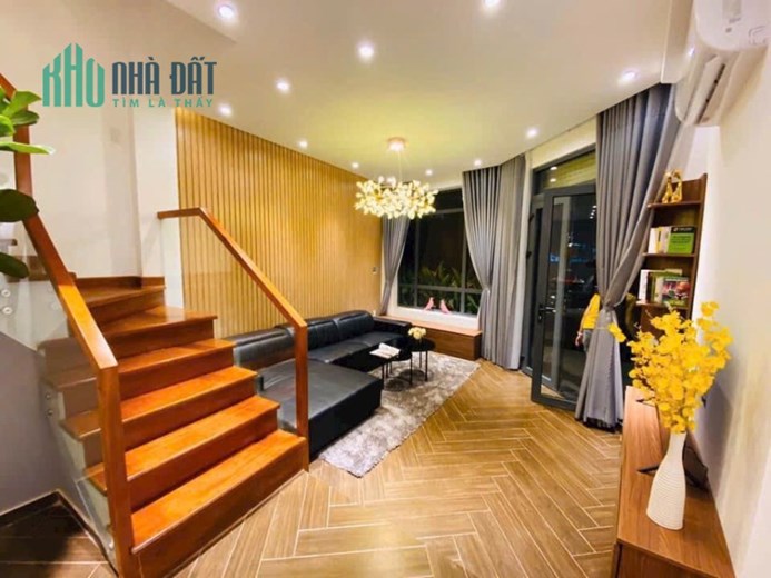 Cần bán căn góc Dương Quảng Hàm, Gò Vấp 4 tầng 4PN xe 7 chổ ngủ trong nhà thuận tiện kinh doanh cho